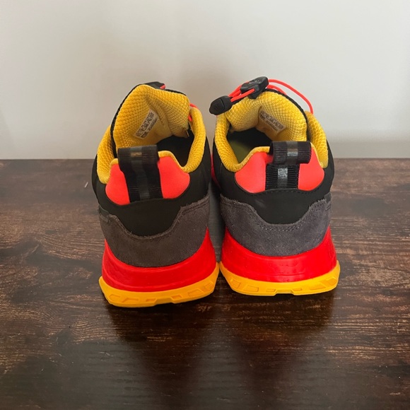 Adidas Marvel Boosts - Picture 5 of 8